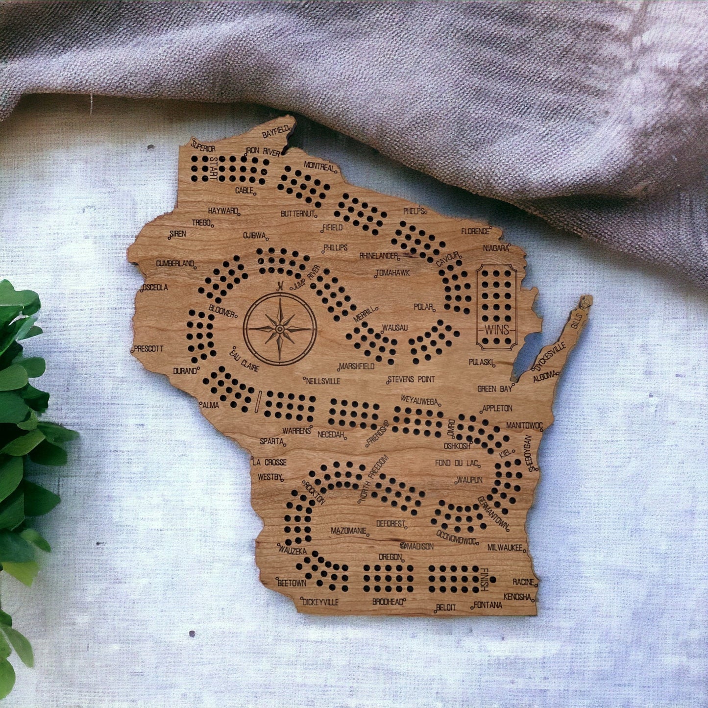 Wisconsin Cribbage Board, Laser Engraved Wooden Game, Perfect for Family Game Night, Unique Gift for Board Game Lovers, Wisconsin Decor